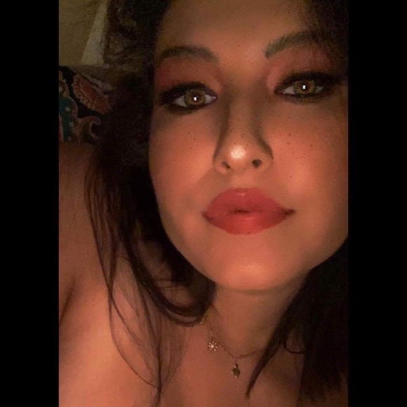 Meet your Posher, Angelica - Picture 1 of 1